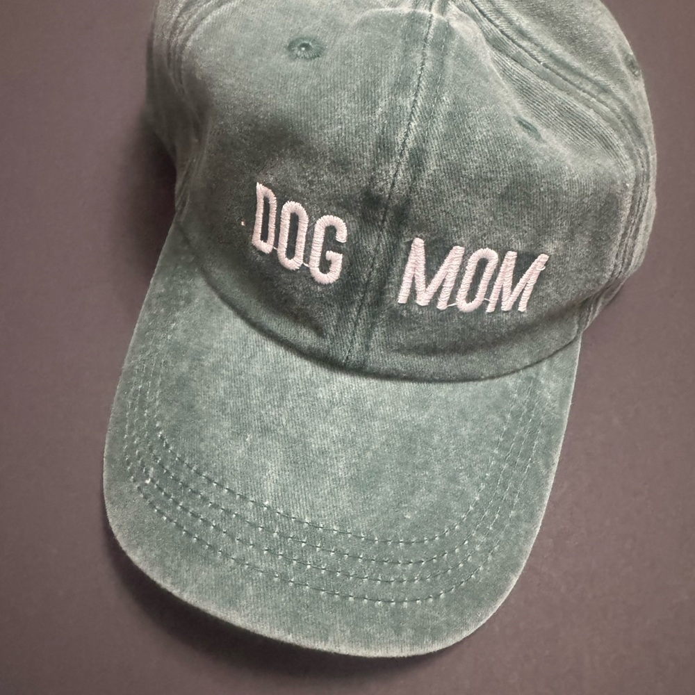 Green 'Dog Mom' Women's Hat
